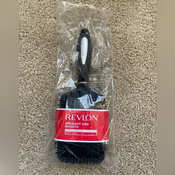 NWT Revlon Paddle Brush, Black Hair Brush Straight and Smooth - Picture 2 of 5